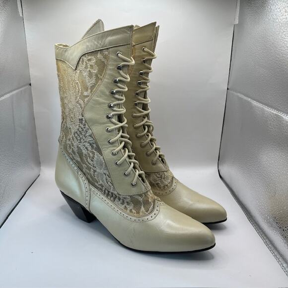 VTG Oak Tree Farms Victorian Vesper Lace Boots Womens 8.5 Pearl Cream Leather - Picture 1 of 11